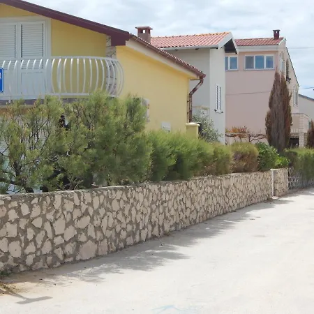 Apartmani Nin ニン